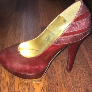 Shoedazzle dark red platform pumps 5.5” heel Sz 8